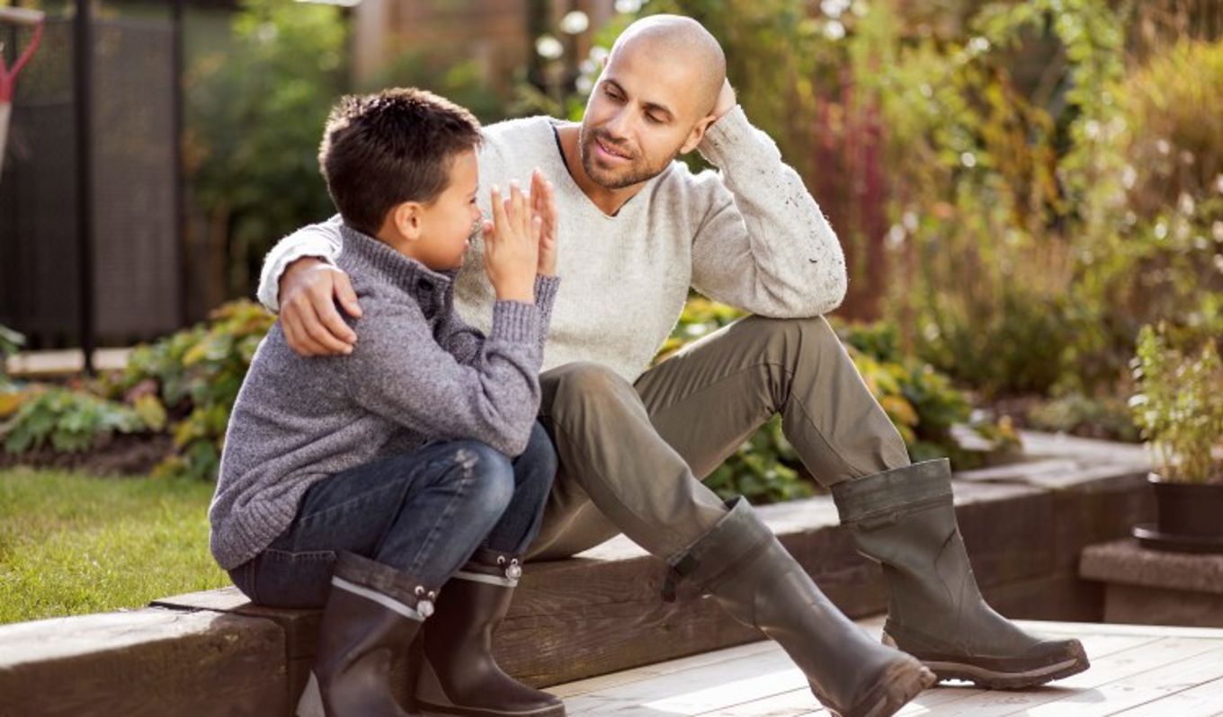 Foto: NTB scanpix Credit: Oslo kommune Mann sammen med gutt.