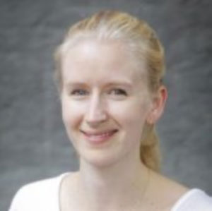 en person med blondt hår