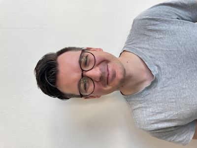 en person med briller